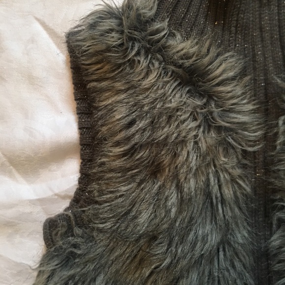 🆕💜Super Cute Girls Furry Justice Sweater Vest💜 - Picture 2 of 7